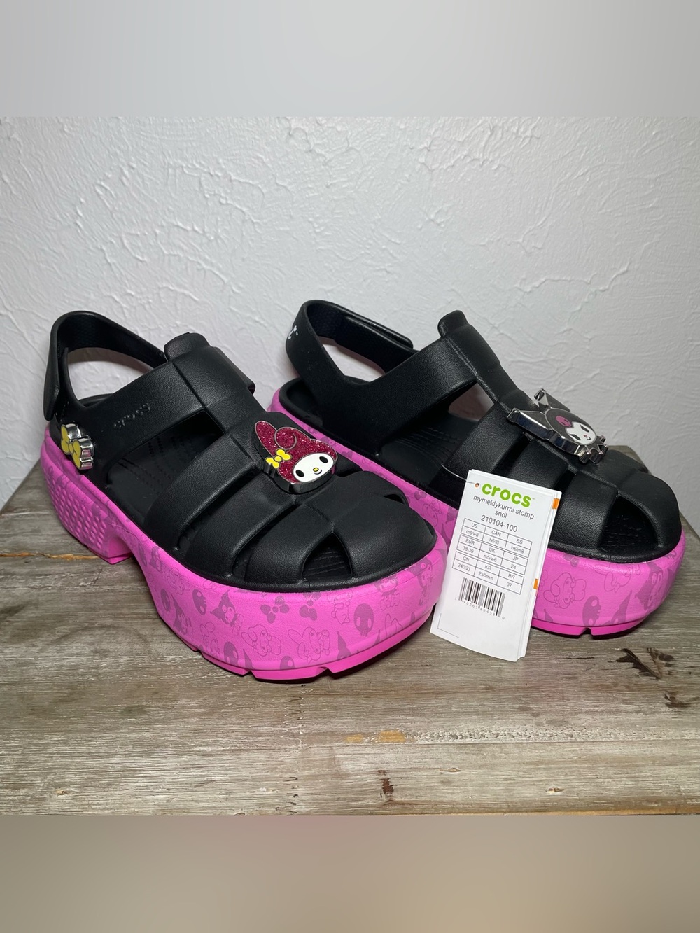 New Crocs Women’s 8 MELODY/KUROMI STOMP Pink Comfort Platform Sandal Hello Kitty